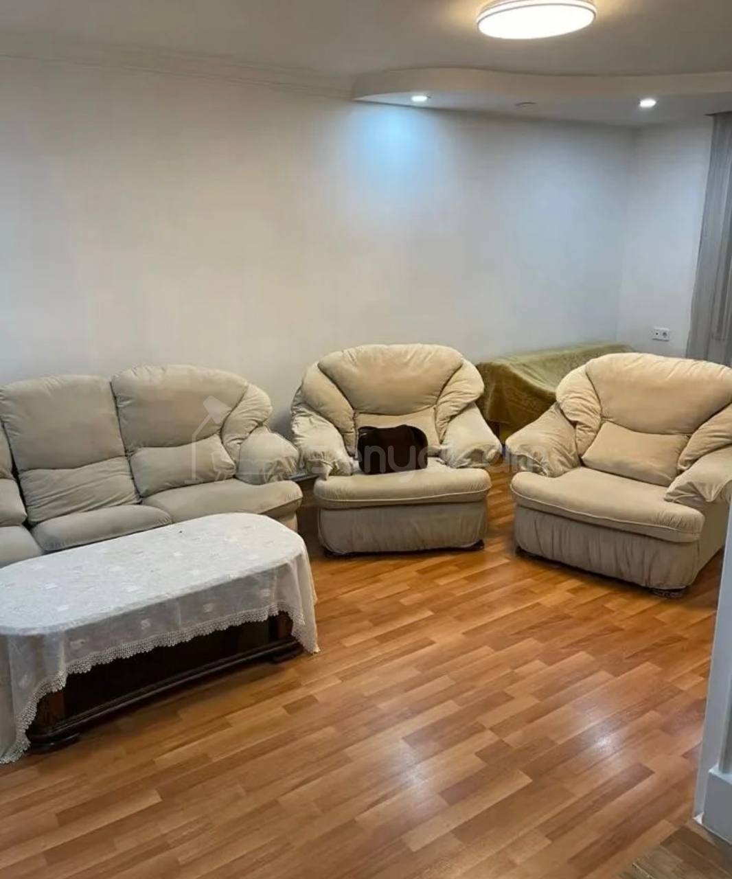 1 Սենյականոց Բնակարան Քարե Շենքում, 62քմ, 4/5 հարկ, Կապիտալ Վերանորոգված, Կահավորված, Արևկող