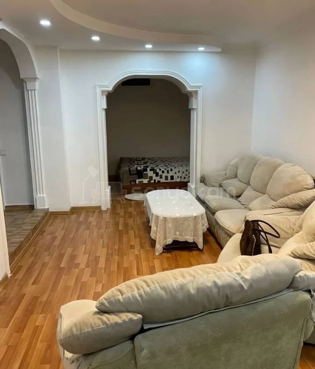 1 Սենյականոց Բնակարան Քարե Շենքում, 62քմ, 4/5 հարկ, Կապիտալ Վերանորոգված, Կահավորված, Արևկող