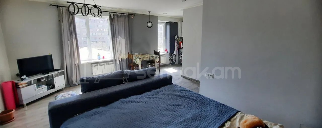 1 Սենյականոց Բնակարան Քարե Շենքում, 45քմ, 5/5 հարկ, Կապիտալ Վերանորոգված