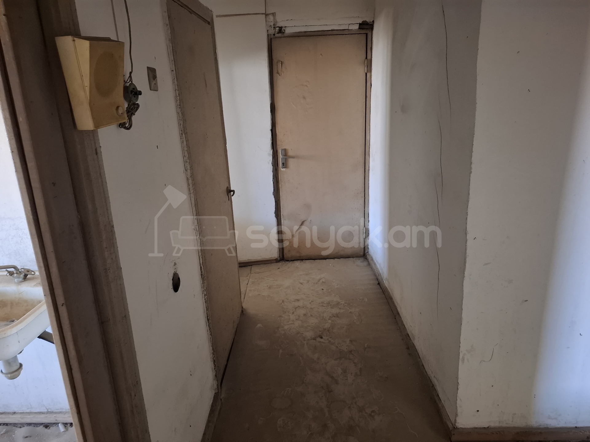 3 Սենյականոց Բնակարան, 79քմ, 8/9 հարկ, Պետական Վիճակում