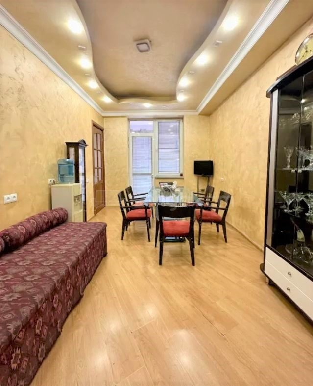 5 Սենյականոց Բնակարան Նորակառույցում, 202քմ, 8/11 հարկ, Կապիտալ Վերանորոգված