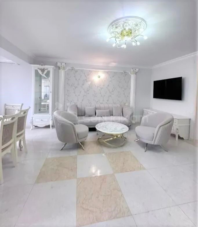 4 Սենյականոց Բնակարան Քարե Շենքում, 93քմ, 2/5 հարկ, Կապիտալ Վերանորոգված