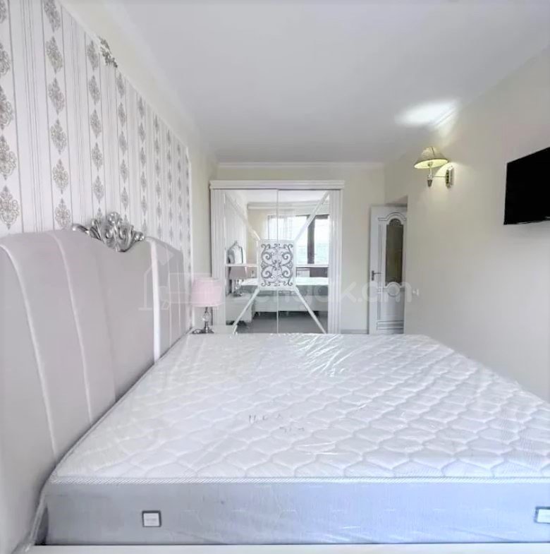 4 Սենյականոց Բնակարան Քարե Շենքում, 93քմ, 2/5 հարկ, Կապիտալ Վերանորոգված