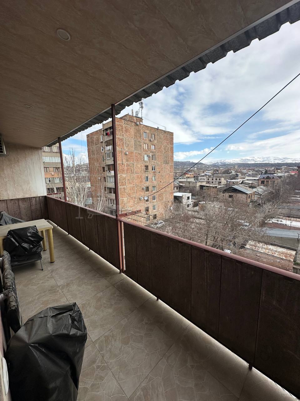 3 Սենյականոց Բնակարան Քարե Շենքում, 74քմ, 5/5 հարկ, Կապիտալ Վերանորոգված