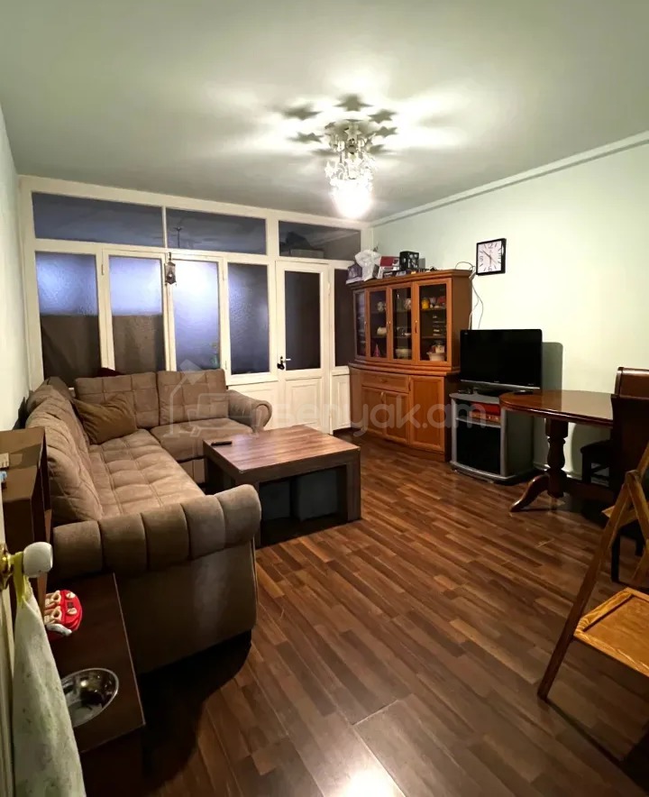 3 Սենյականոց Բնակարան Քարե Շենքում, 80քմ, 2/7 հարկ, Կոսմետիկ Վերանորոգված