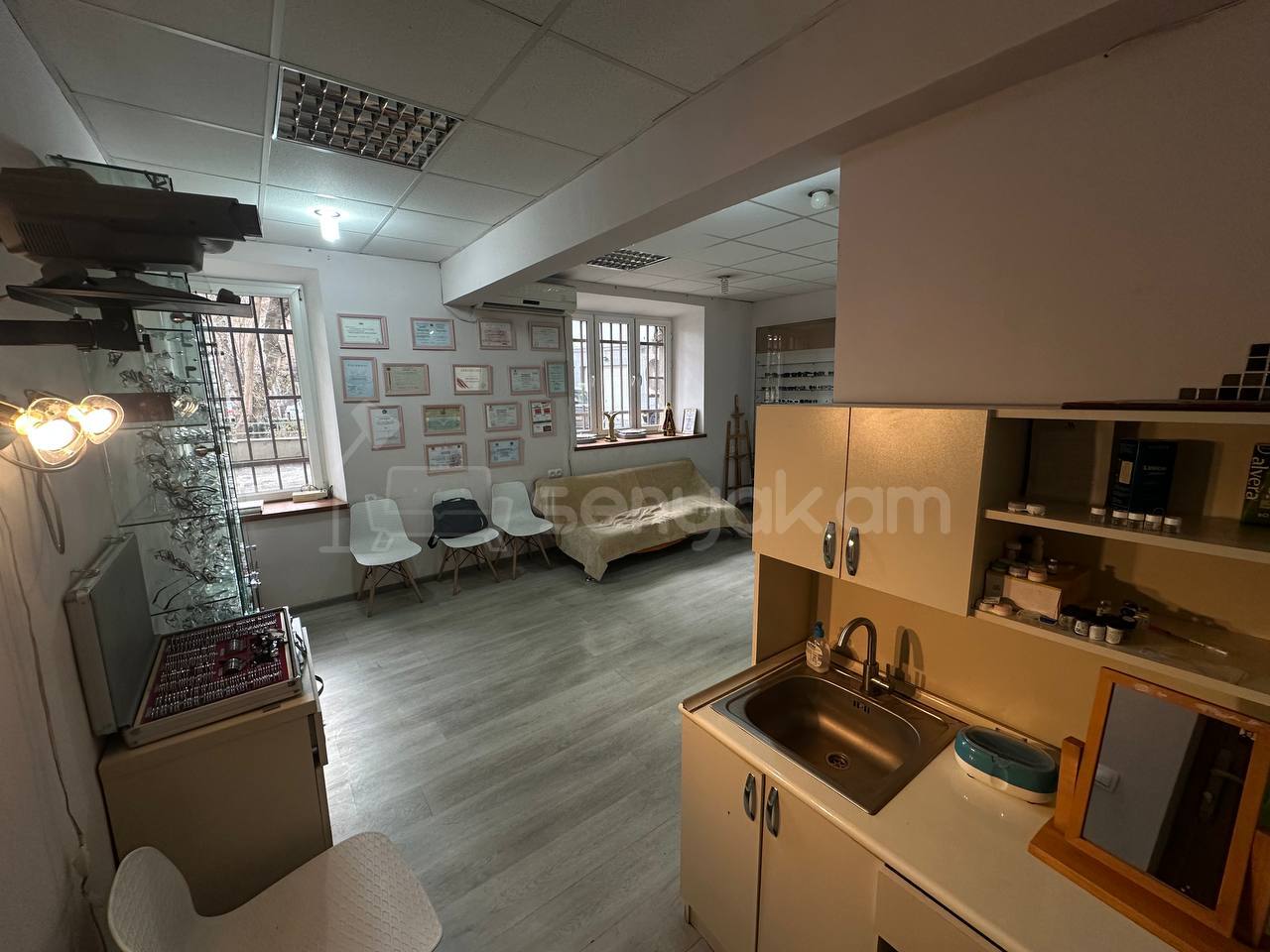 Սպասարկման Տարածք, 34քմ, Կապիտալ Վերանորոգված