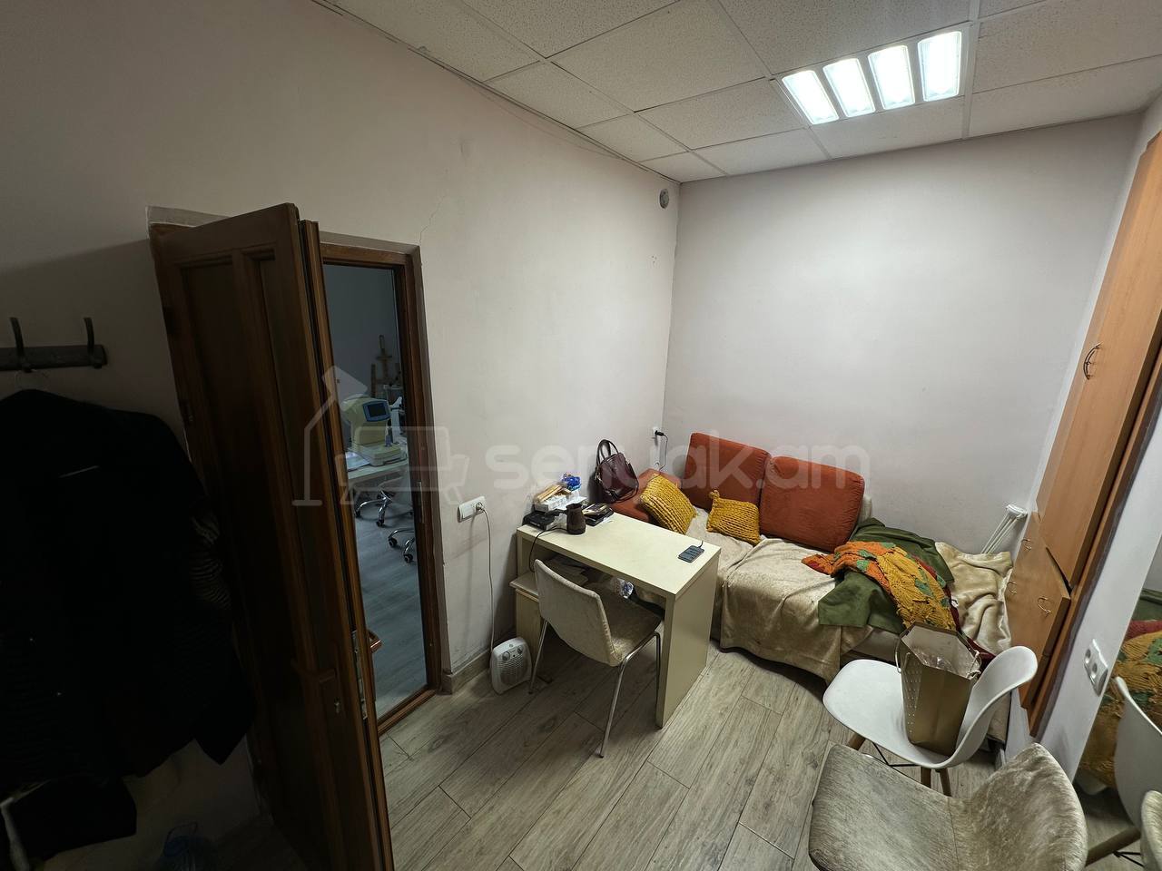 Սպասարկման Տարածք, 34քմ, Կապիտալ Վերանորոգված