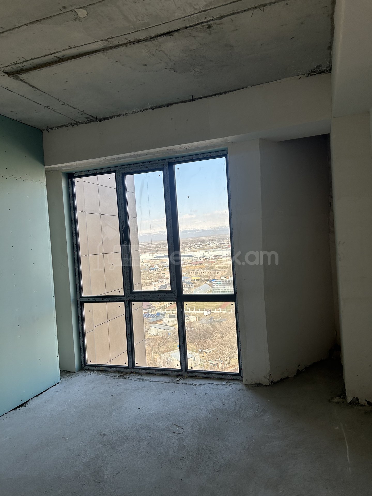 3 Սենյականոց Բնակարան Նորակառույցում, 84քմ, 12/18 հարկ, Զրոյական Վիճակում