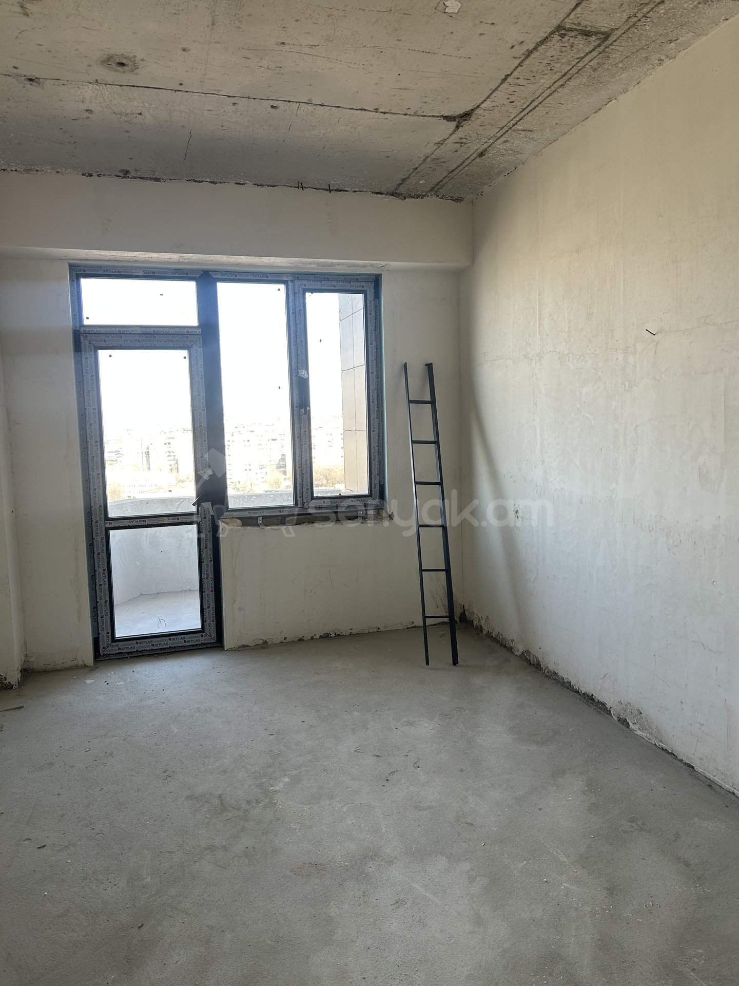 3 Սենյականոց Բնակարան Նորակառույցում, 84քմ, 12/18 հարկ, Զրոյական Վիճակում