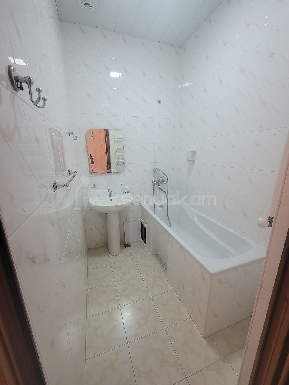 3 Սենյականոց Շքեղ Առանձնատուն, 150քմ, Կահավորված, Լողավազանով