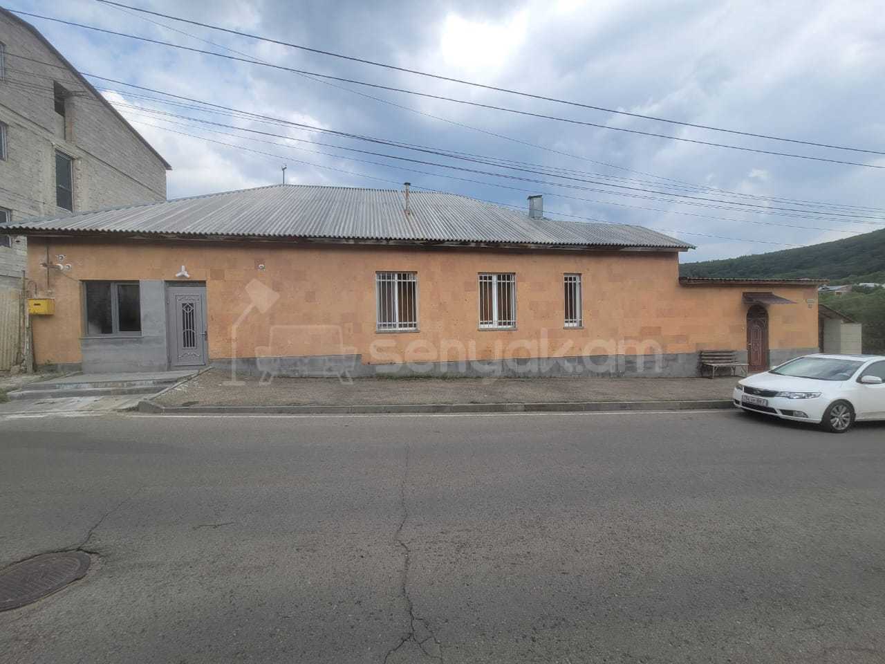 3 Սենյականոց Բնակարան Քարե Շենքում, 80քմ, 1/1 հարկ, Դիզայներական Վերանորոգված, Կահավորված, Արևկող