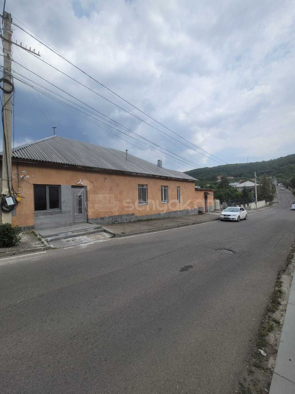 3 Սենյականոց Բնակարան Քարե Շենքում, 80քմ, 1/1 հարկ, Դիզայներական Վերանորոգված, Կահավորված, Արևկող