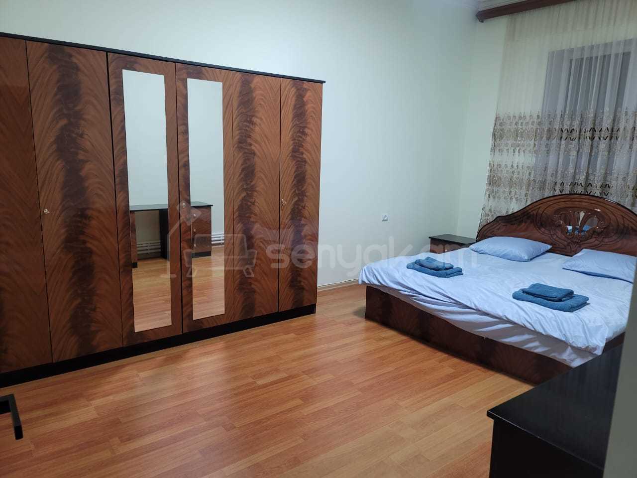 3 Սենյականոց Բնակարան Քարե Շենքում, 80քմ, 1/1 հարկ, Դիզայներական Վերանորոգված, Կահավորված, Արևկող