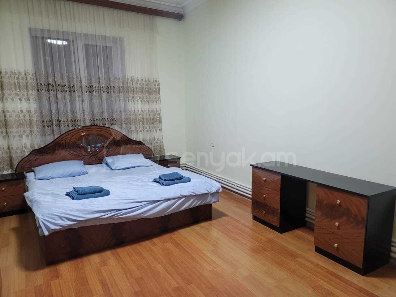 3 Սենյականոց Բնակարան Քարե Շենքում, 80քմ, 1/1 հարկ, Դիզայներական Վերանորոգված, Կահավորված, Արևկող