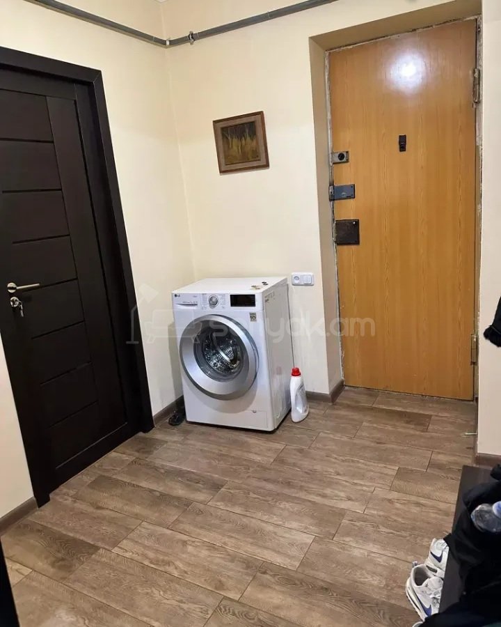 3 Սենյականոց Բնակարան Քարե Շենքում, 44քմ, 3/7 հարկ, Կապիտալ Վերանորոգված