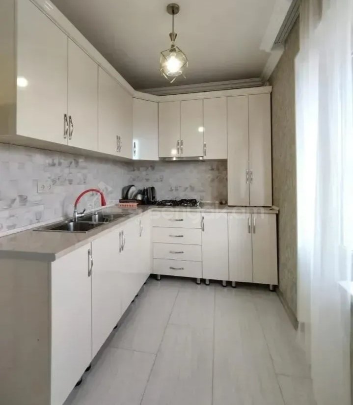 3 Սենյականոց Բնակարան Քարե Շենքում, 80քմ, 5/5 հարկ, Կապիտալ Վերանորոգված, Կահավորված