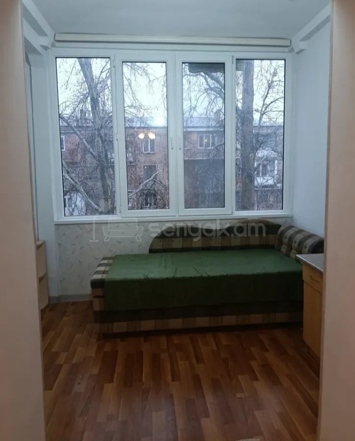 2 Սենյականոց Բնակարան Քարե Շենքում, 60քմ, 4/5 հարկ, Նորմալ Վիճակում, Կահավորված