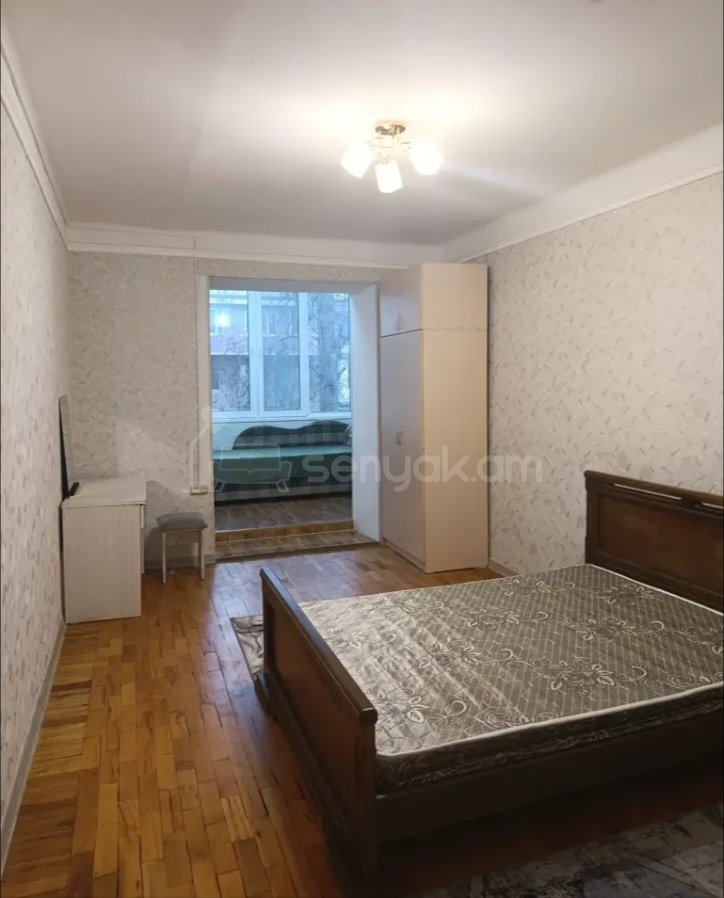 2 Սենյականոց Բնակարան Քարե Շենքում, 60քմ, 4/5 հարկ, Նորմալ Վիճակում, Կահավորված