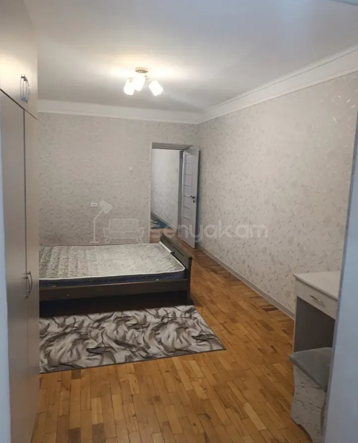 2 Սենյականոց Բնակարան Քարե Շենքում, 60քմ, 4/5 հարկ, Նորմալ Վիճակում, Կահավորված