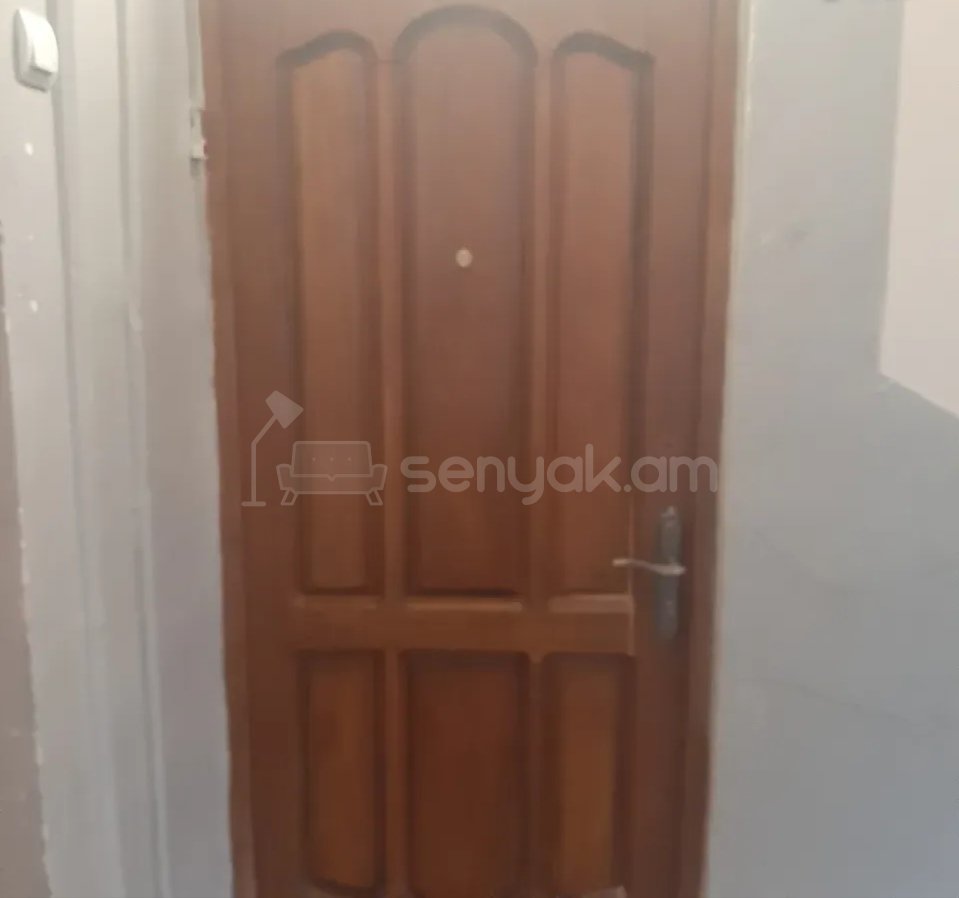 2 Սենյականոց Բնակարան Քարե Շենքում, 60քմ, 4/5 հարկ, Նորմալ Վիճակում, Կահավորված