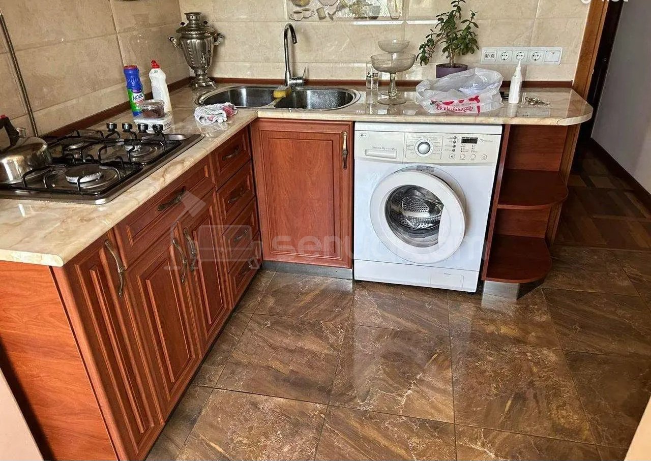 1 Սենյականոց Բնակարան Քարե Շենքում, 50քմ, 2/5 հարկ, Կապիտալ Վերանորոգված, Կահավորված