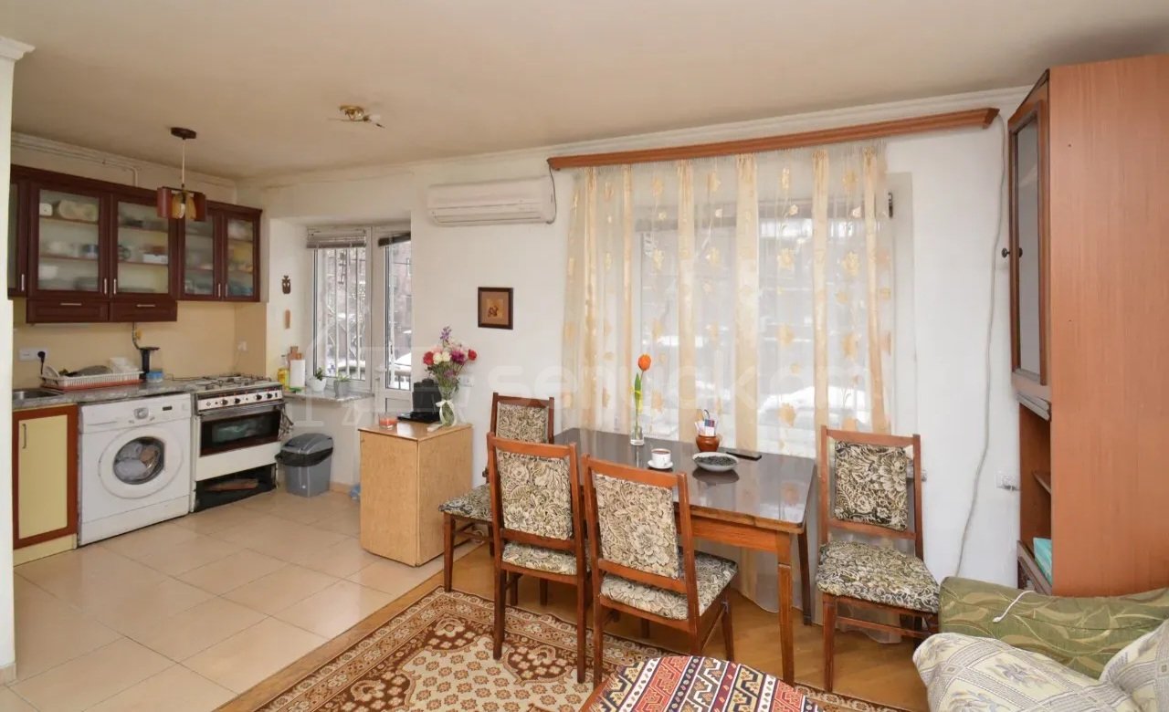 1 Սենյականոց Բնակարան Քարե Շենքում, 33քմ, 2/4 հարկ, Կապիտալ Վերանորոգված, Կահավորված, Արևկող