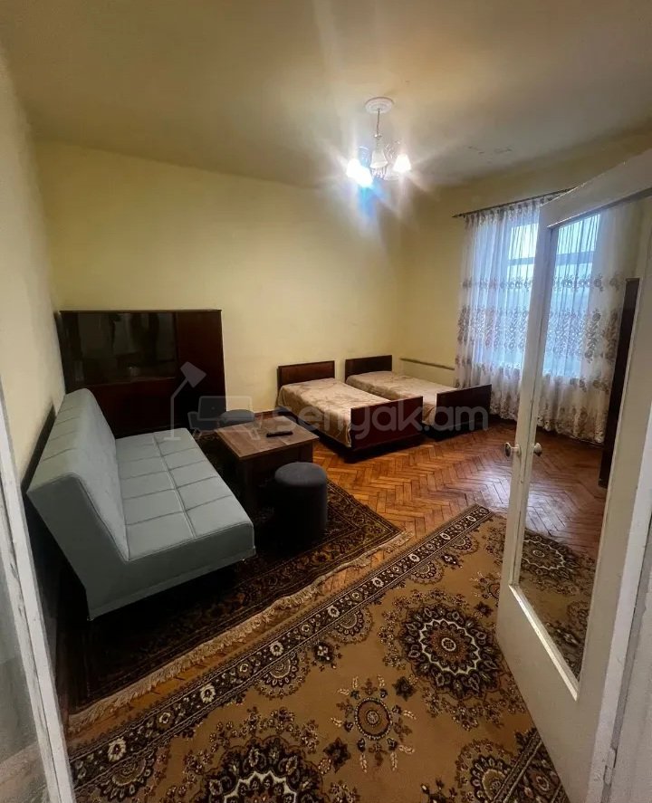 1 Սենյականոց Բնակարան Քարե Շենքում, 40քմ, 4/4 հարկ, Դիզայներական Վերանորոգված, Կահավորված, Արևկող