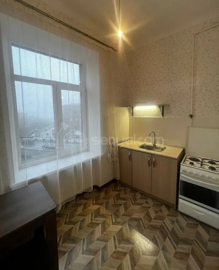 1 Սենյականոց Բնակարան Քարե Շենքում, 40քմ, 4/4 հարկ, Դիզայներական Վերանորոգված, Կահավորված, Արևկող