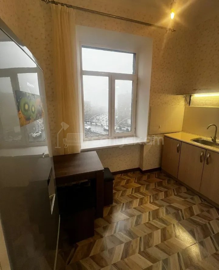 1 Սենյականոց Բնակարան Քարե Շենքում, 40քմ, 4/4 հարկ, Դիզայներական Վերանորոգված, Կահավորված, Արևկող