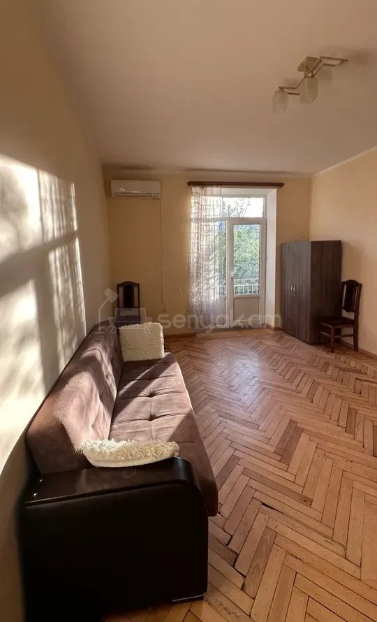 1 Սենյականոց Բնակարան Քարե Շենքում, 50քմ, 3/5 հարկ, Դիզայներական Վերանորոգված, Կահավորված, Արևկող