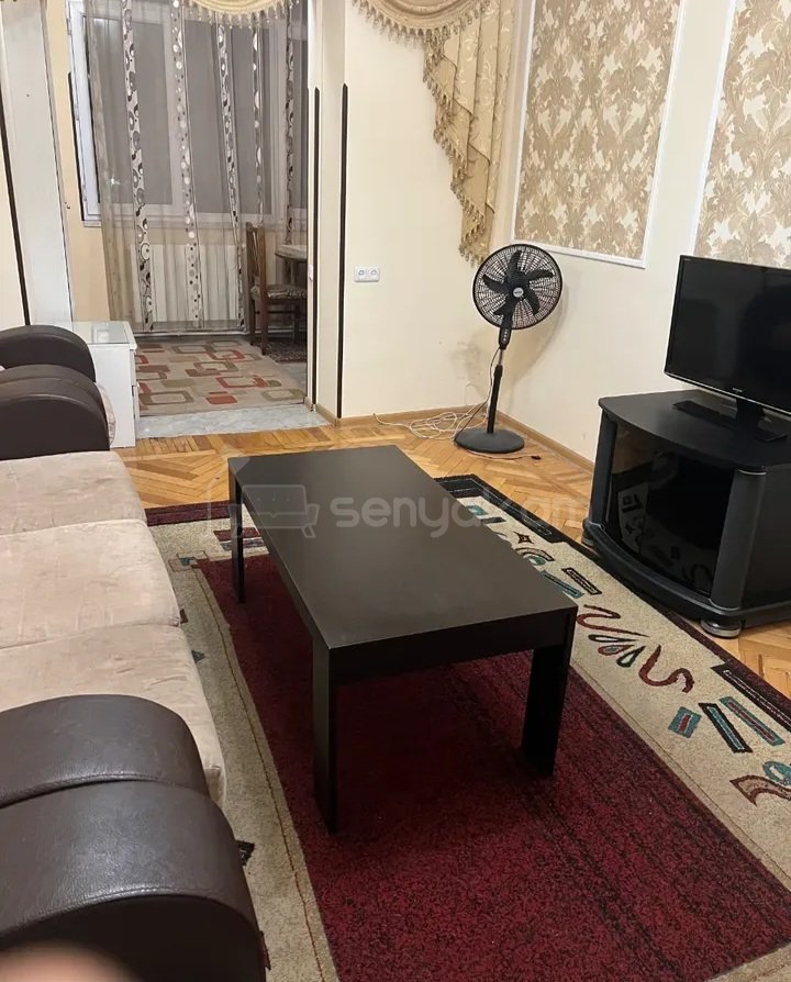 1 Սենյականոց Բնակարան Քարե Շենքում, 45քմ, 4/5 հարկ, Դիզայներական Վերանորոգված, Կահավորված