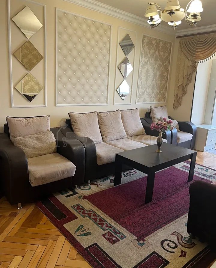 1 Սենյականոց Բնակարան Քարե Շենքում, 45քմ, 4/5 հարկ, Դիզայներական Վերանորոգված, Կահավորված