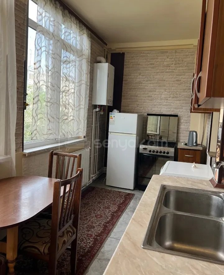 1 Սենյականոց Բնակարան Քարե Շենքում, 45քմ, 4/5 հարկ, Դիզայներական Վերանորոգված, Կահավորված