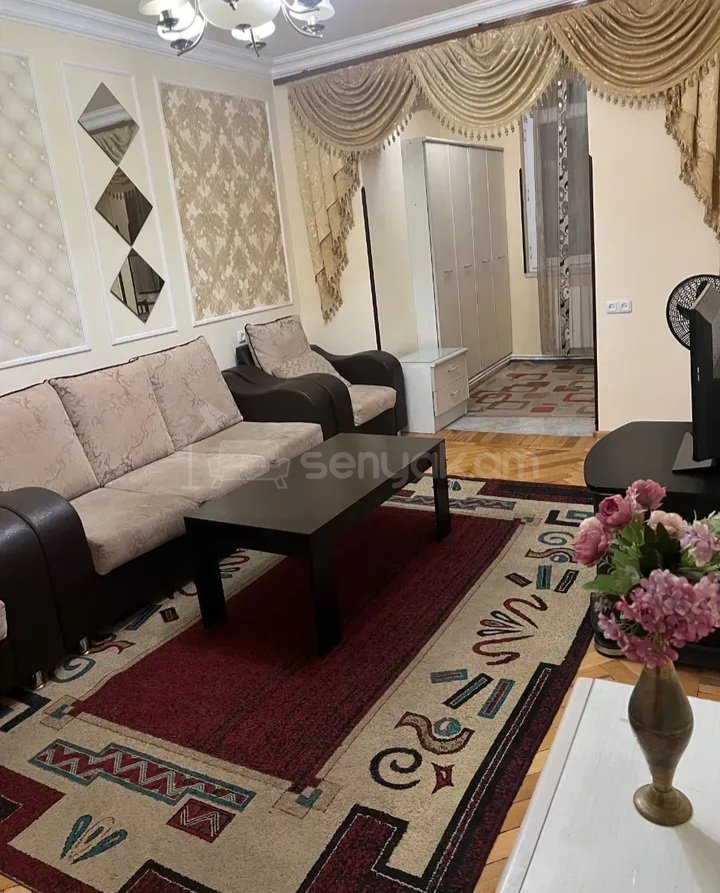 1 Սենյականոց Բնակարան Քարե Շենքում, 45քմ, 4/5 հարկ, Դիզայներական Վերանորոգված, Կահավորված