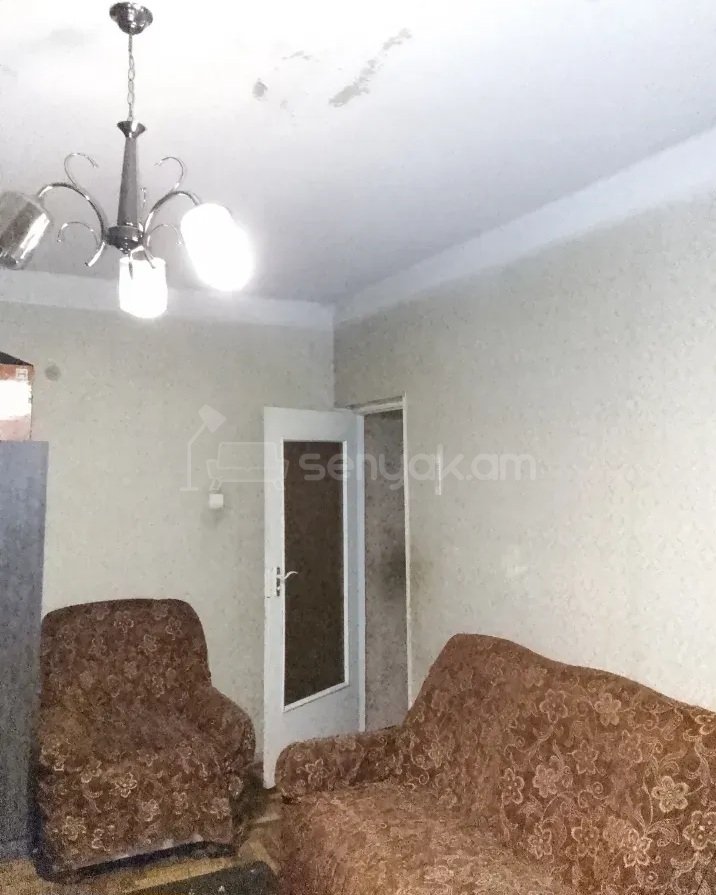 1 Սենյականոց Բնակարան Քարե Շենքում, 42քմ, 5/5 հարկ, Զրոյական Վիճակում