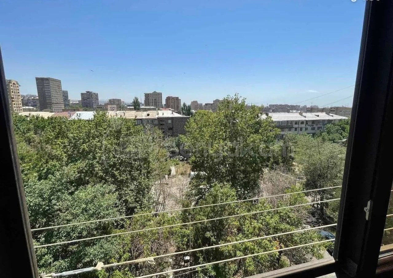 2 Սենյականոց Բնակարան Քարե Շենքում, 45քմ, 5/5 հարկ, Կապիտալ Վերանորոգված, Կահավորված