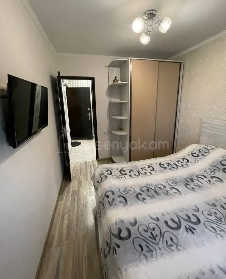 2 Սենյականոց Բնակարան Քարե Շենքում, 45քմ, 5/5 հարկ, Կապիտալ Վերանորոգված, Կահավորված