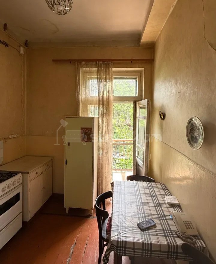 3 Սենյականոց Բնակարան Քարե Շենքում, 54քմ, 2/3 հարկ, Զրոյական Վիճակում