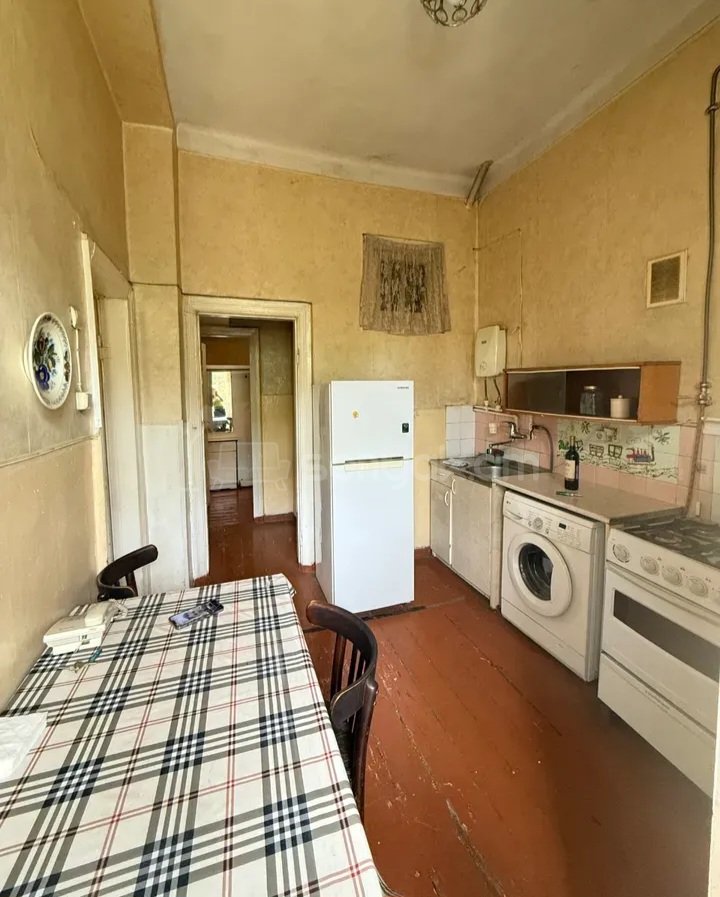 3 Սենյականոց Բնակարան Քարե Շենքում, 54քմ, 2/3 հարկ, Զրոյական Վիճակում