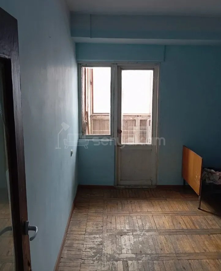 4 Սենյականոց Բնակարան, 90քմ, 7/9 հարկ, Պետական Վիճակում