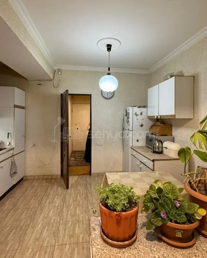 3 Սենյականոց Բնակարան, 78քմ, 10/14 հարկ, Կապիտալ Վերանորոգված