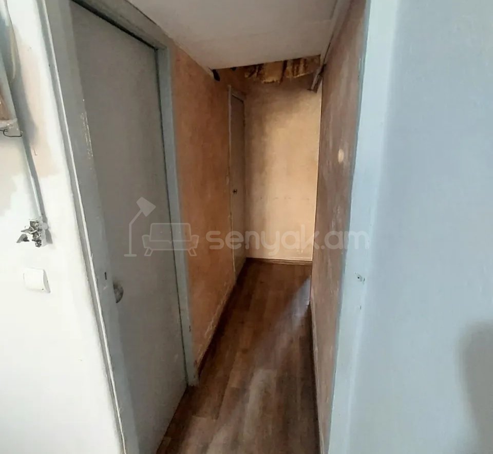 3 Սենյականոց Բնակարան, 60քմ, 5/5 հարկ, Պետական Վիճակում