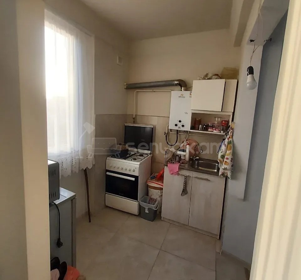 3 Սենյականոց Բնակարան, 60քմ, 5/5 հարկ, Պետական Վիճակում