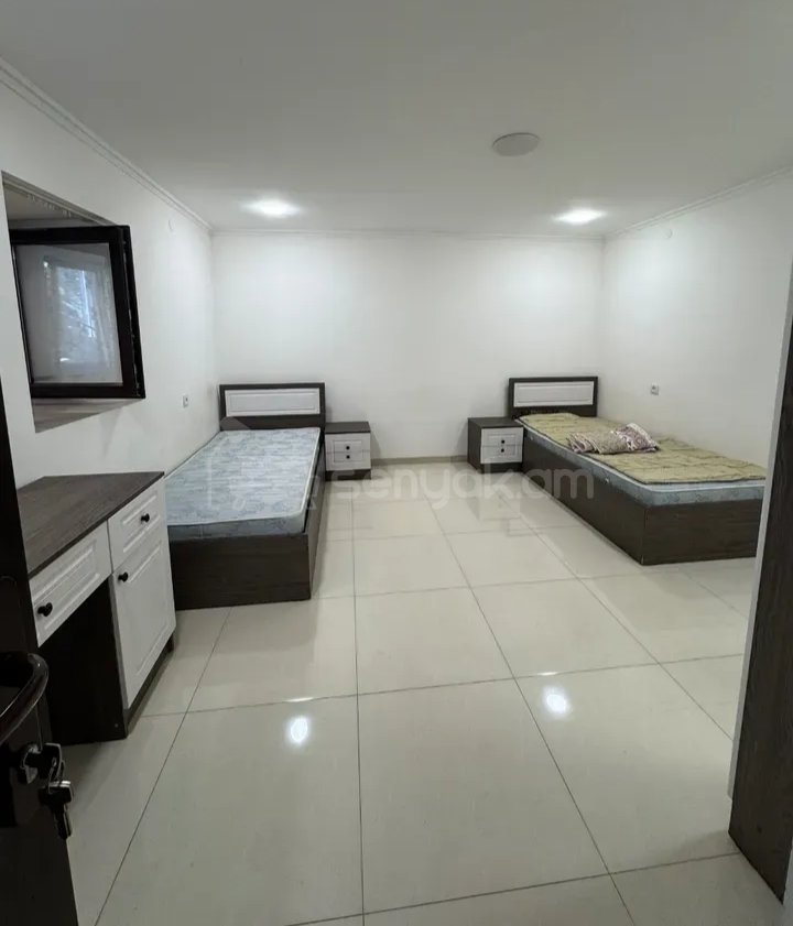 3 Սենյականոց Բնակարան Քարե Շենքում, 45քմ, 1/1 հարկ, Նորմալ Վիճակում, Կահավորված, Արևկող