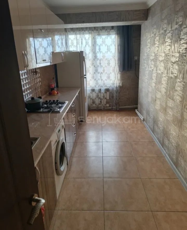 3 Սենյականոց Բնակարան Քարե Շենքում, 78քմ, 6/9 հարկ, Կապիտալ Վերանորոգված, Կահավորված, Արևկող