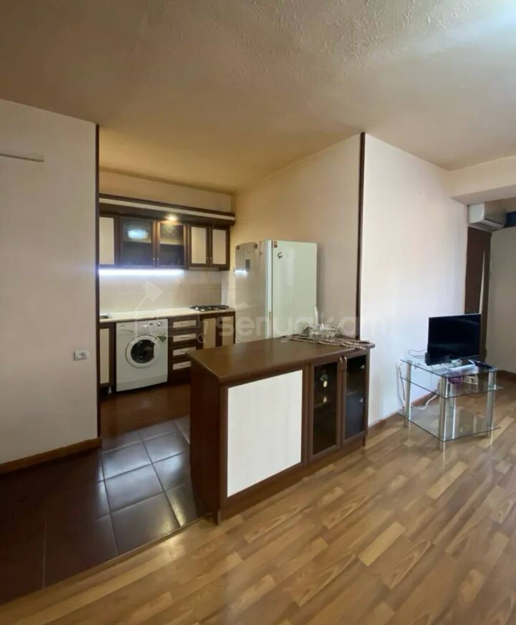 2 Սենյականոց Բնակարան, 42քմ, 4/9 հարկ, Կապիտալ Վերանորոգված, Կահավորված