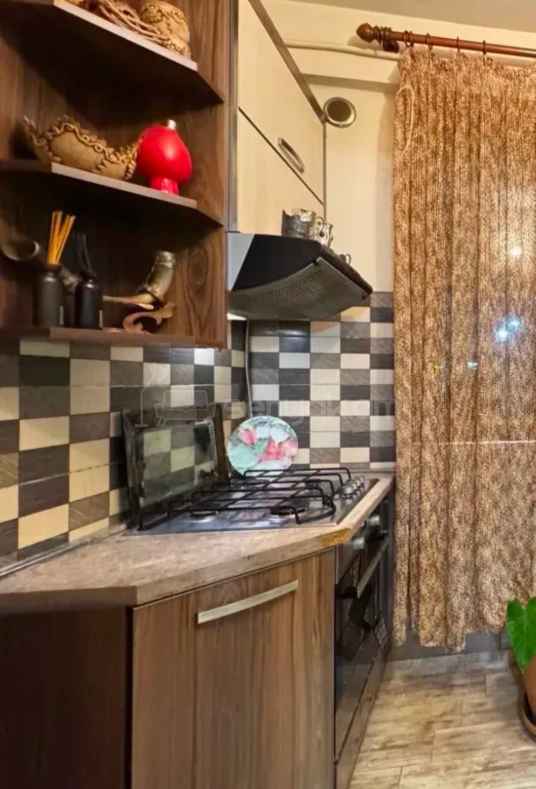 4 Սենյականոց Բնակարան, 80քմ, 3/9 հարկ, Կապիտալ Վերանորոգված, Կահավորված, Արևկող