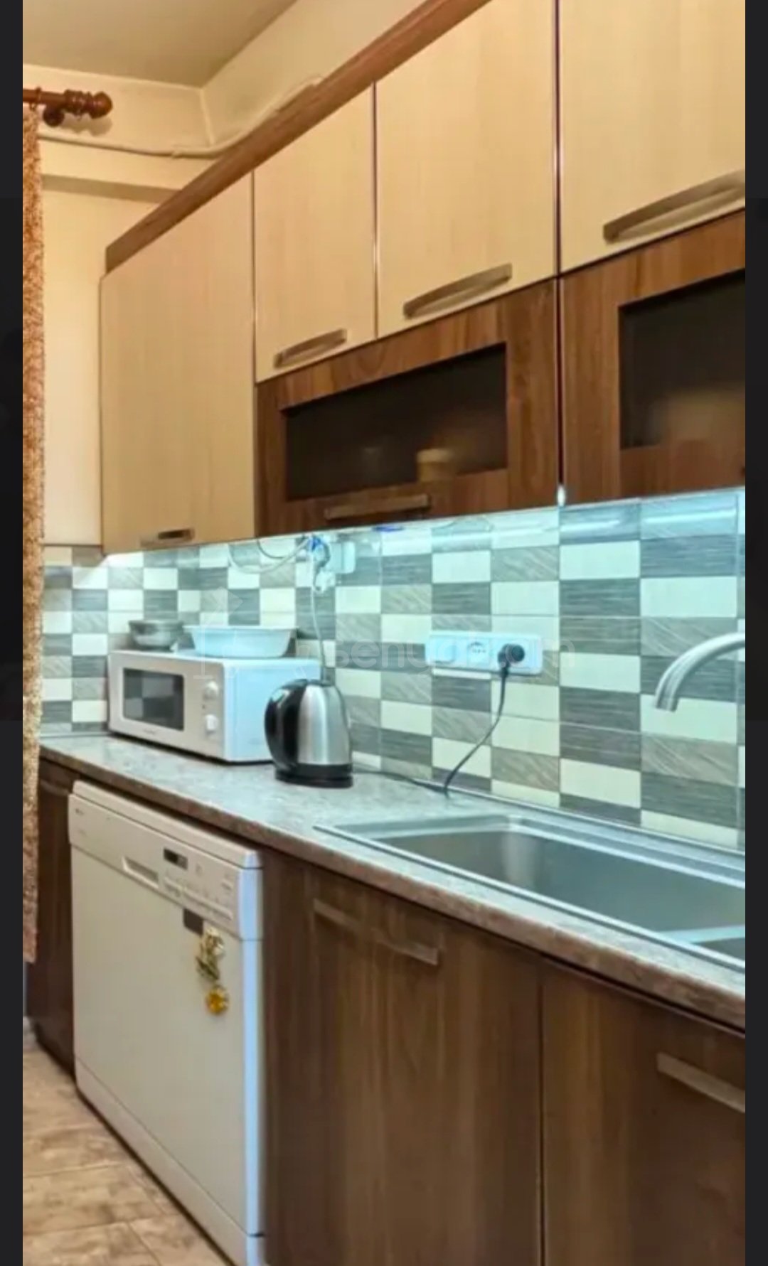 4 Սենյականոց Բնակարան, 80քմ, 3/9 հարկ, Կապիտալ Վերանորոգված, Կահավորված, Արևկող