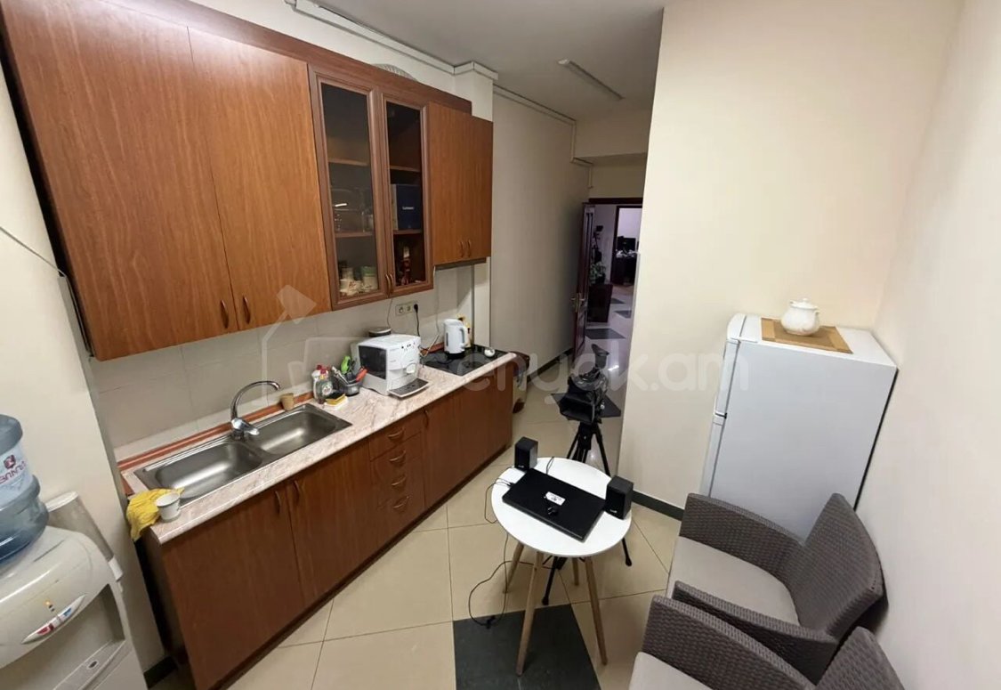 Նորակառույց Օֆիսային Տարածք, 165քմ