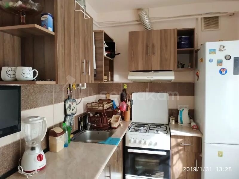 2 Սենյականոց Բնակարան Քարե Շենքում, 51քմ, 1/5 հարկ, Կապիտալ Վերանորոգված